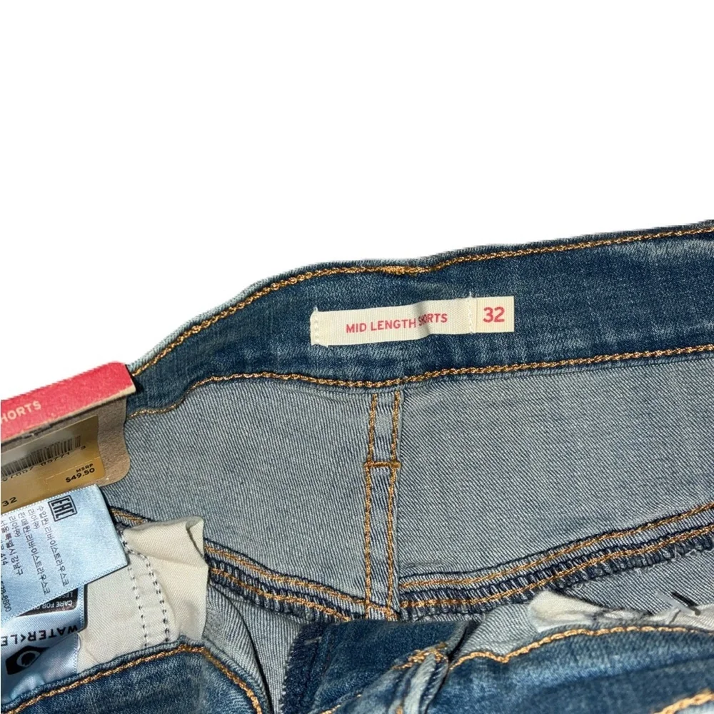 2/$35 Levi NWT Mid Rise Mid Length Jean Shorts women Size 32 Blue Casual Summer - Picture 4 of 5
